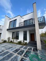 فروش ویلا تریبلکس نما مدرن 220 متری در نور